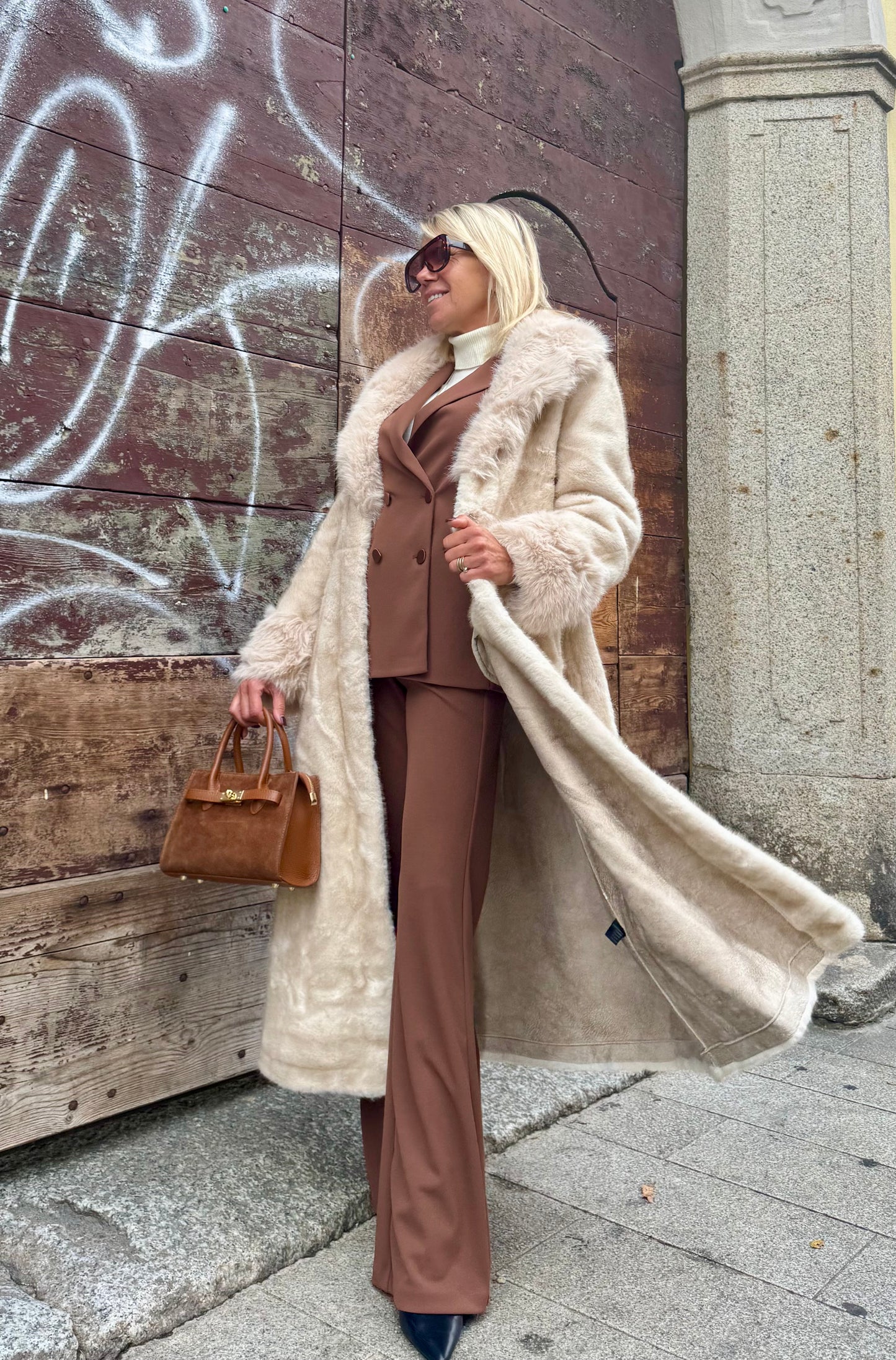 Pelliccia Panna Lunga