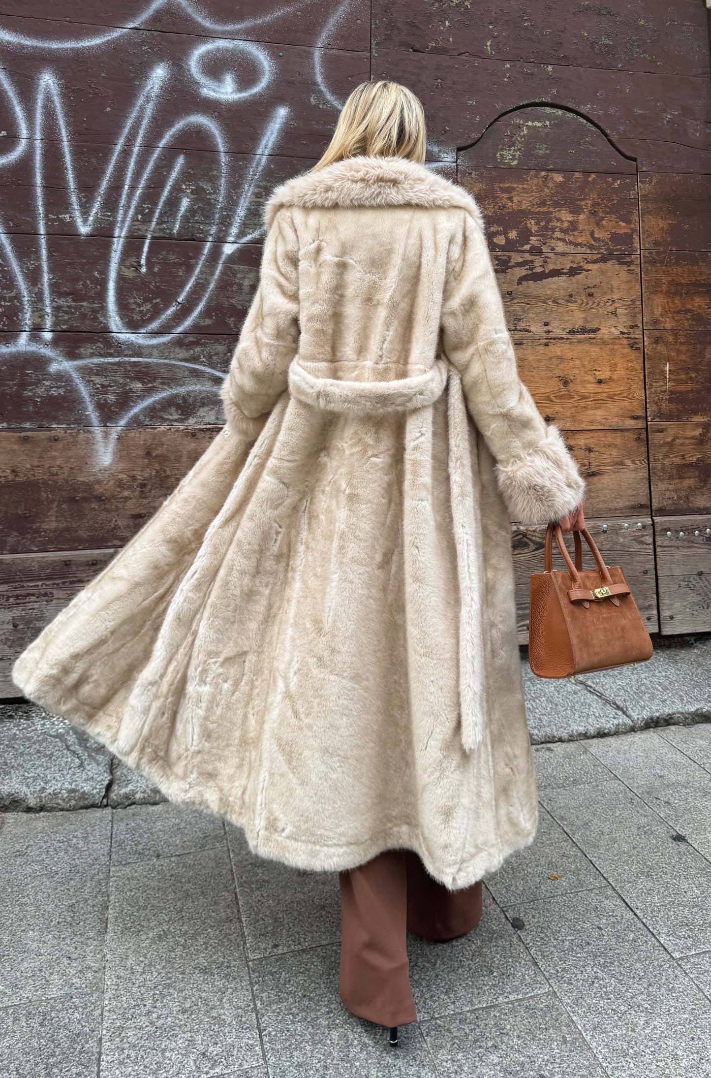 Pelliccia Panna Lunga