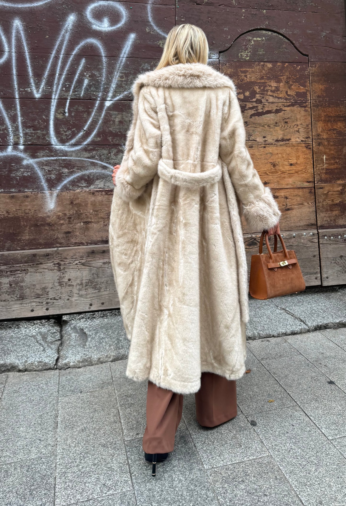 Pelliccia Panna Lunga