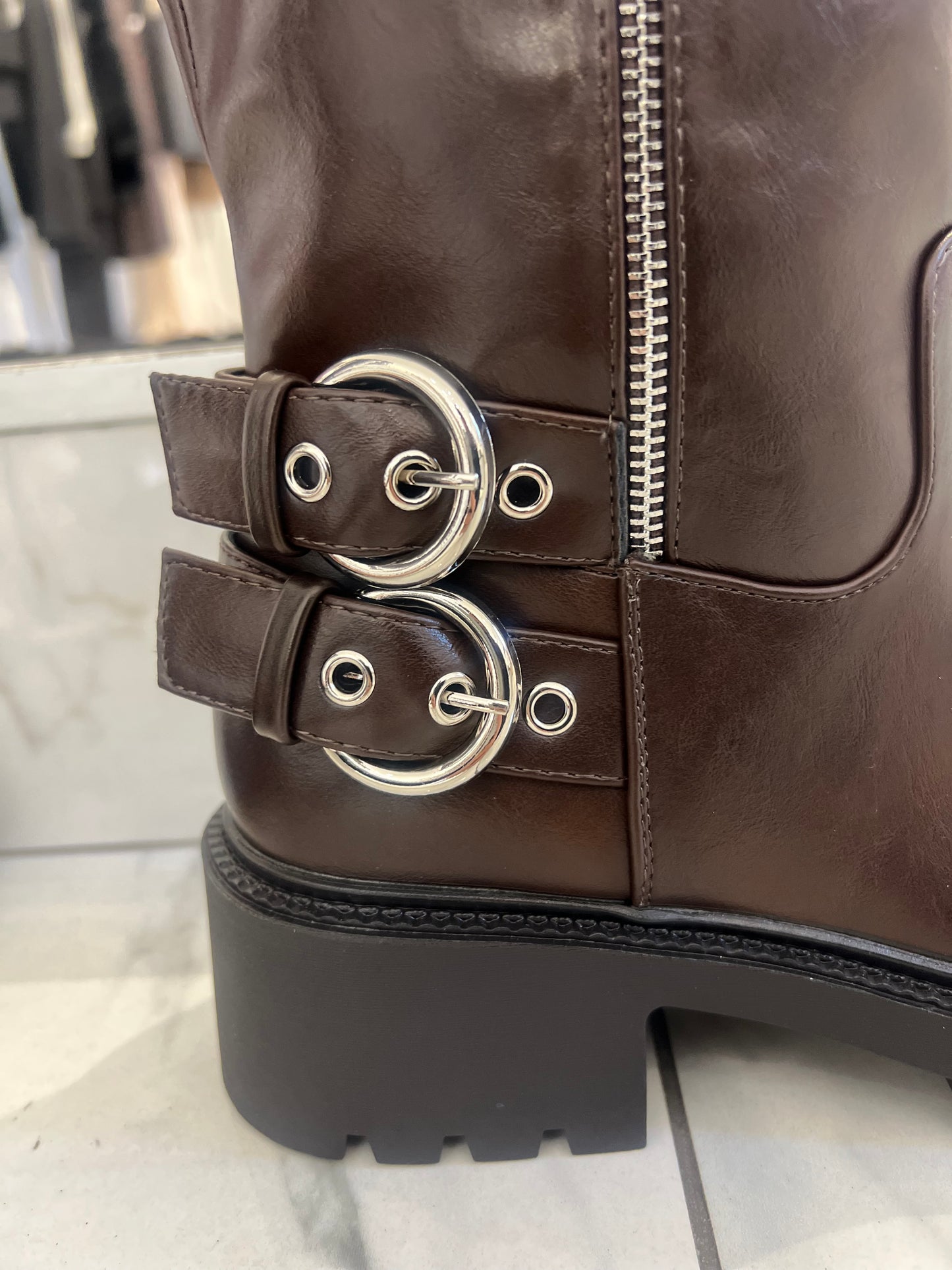 Anfibio Alto Marrone