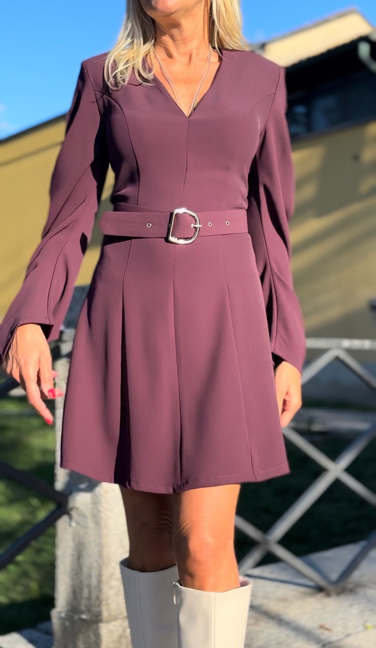 Abito Corto Imperial con  cintura Bordeaux