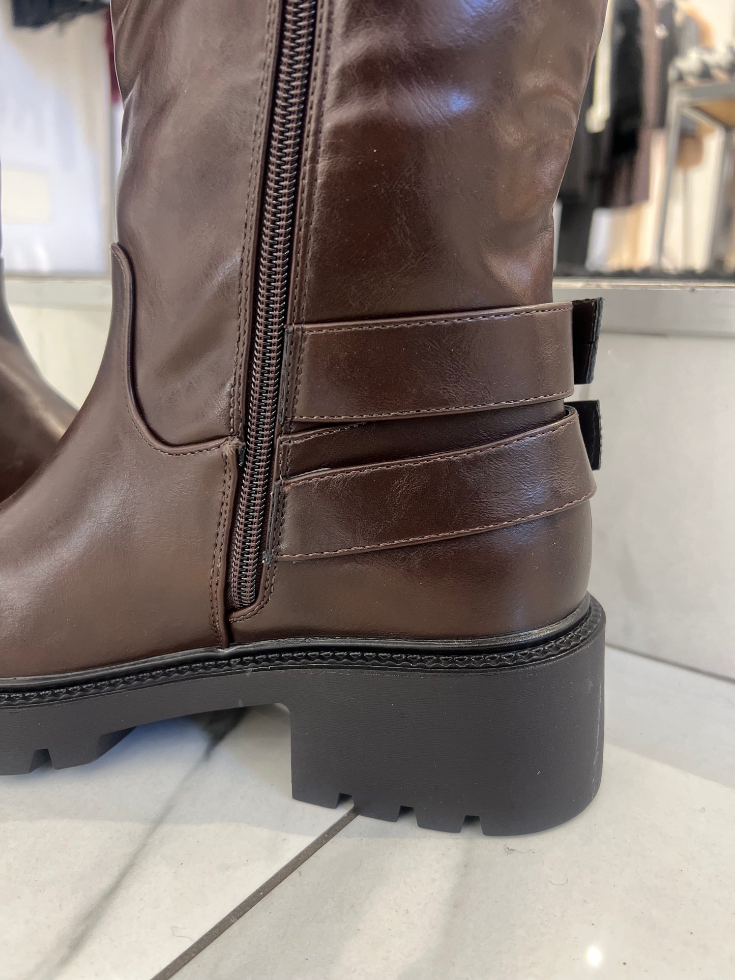 Anfibio Alto Marrone